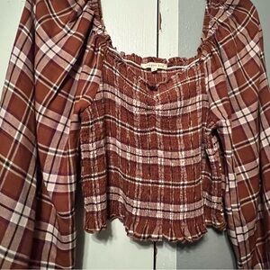 Cooper Key Plaid Printed puff sleeve , smocked Top Ladies Size Medium